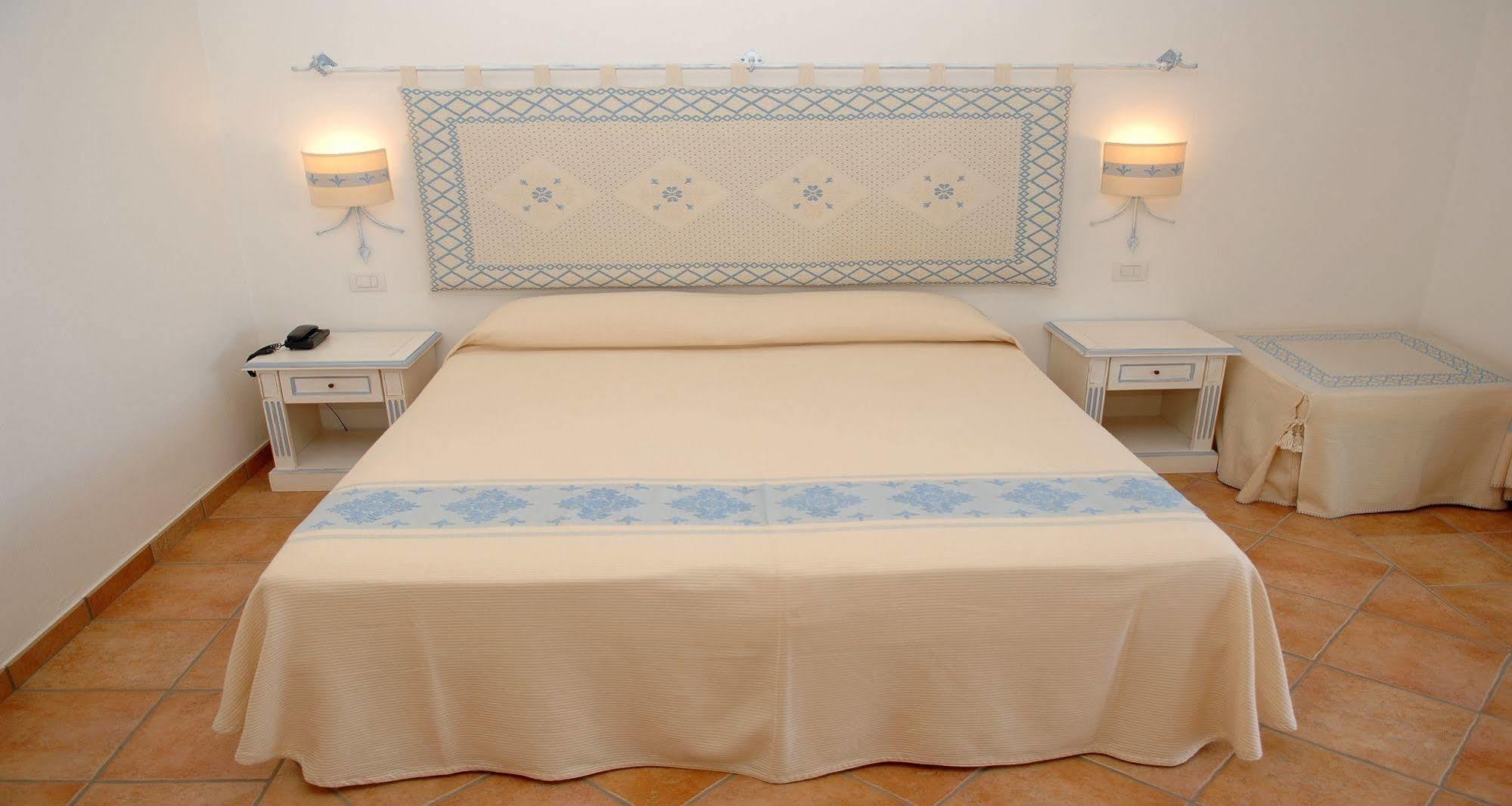 Hotel Costa Caddu San Teodoro  Ngoại thất bức ảnh