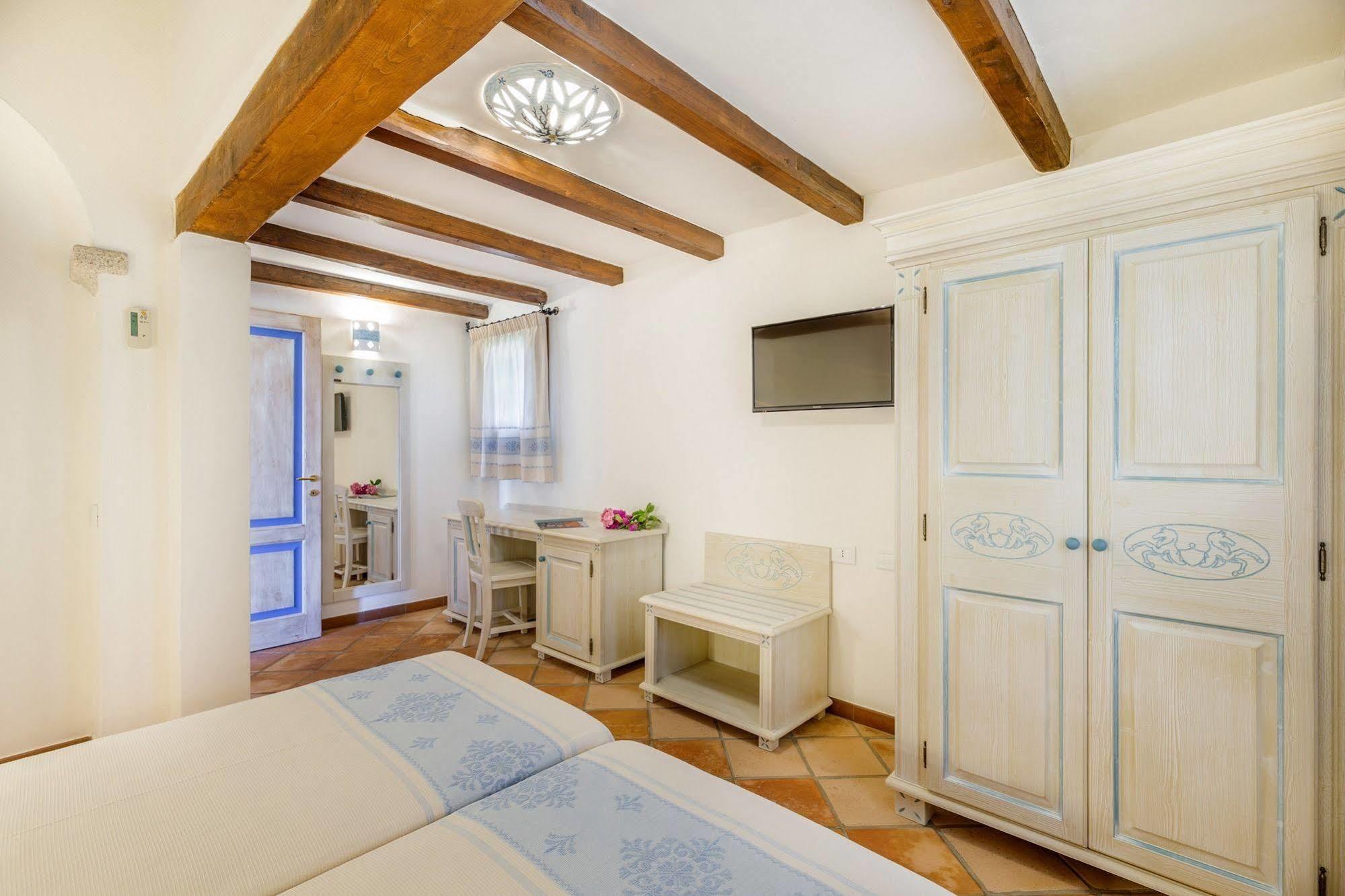 Hotel Costa Caddu San Teodoro  Ngoại thất bức ảnh